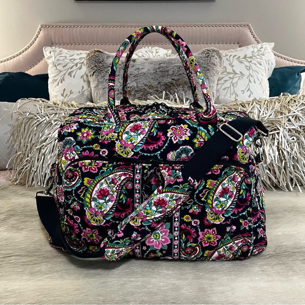 FINAL PRICE ❄️ Vera Bradley Black and Pink Paisley Travel Bag